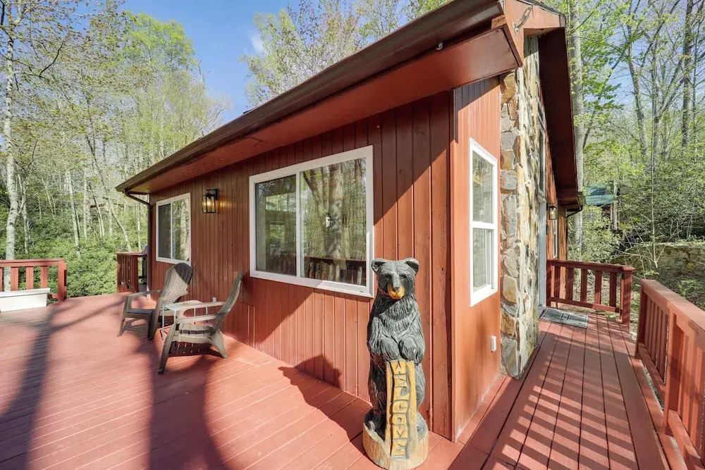 10 Mi to Sugar Mountain: Cozy Newland Cabin!