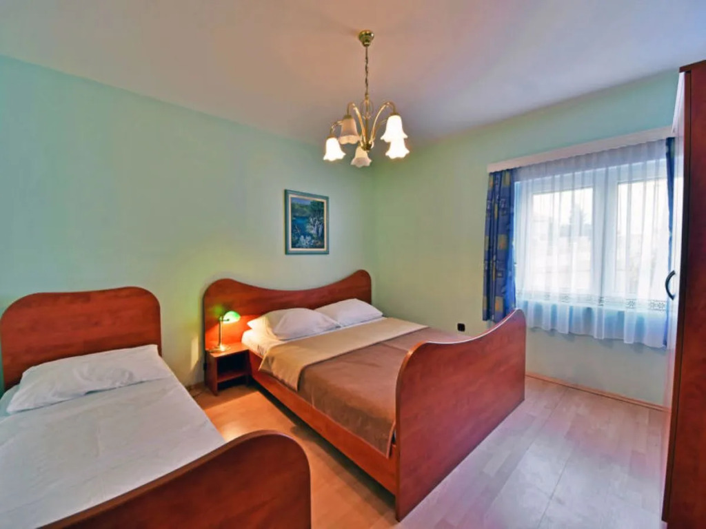 Apartment Delfin Karlobag