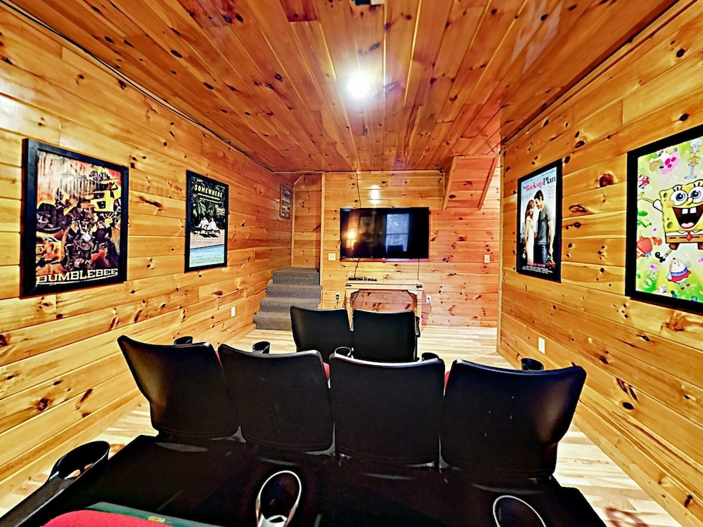 Upper Middle Creek 2 Cabins 6 Bedrooms 6 Bathrooms Cabin