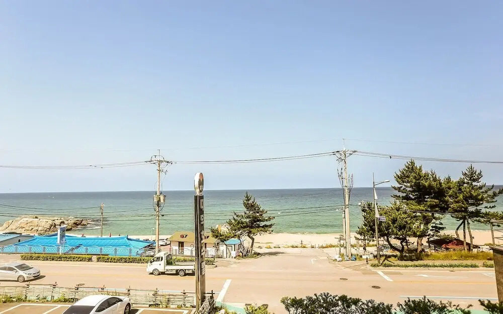 Gangneung Gyeongpodae Daedeokosutel