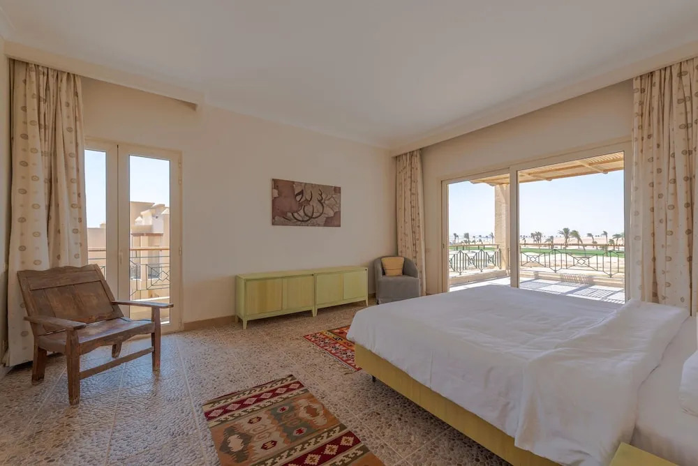 Vesta - Luxury APT II - 2BR - Golf