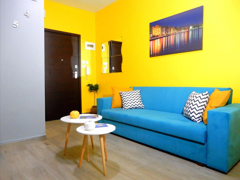 N&N's Luxurious Suite #WhiteTower