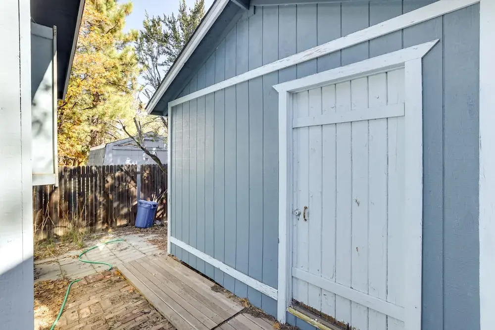 Sugarloaf Cabin w/ Fireplace Near Big Bear Lake