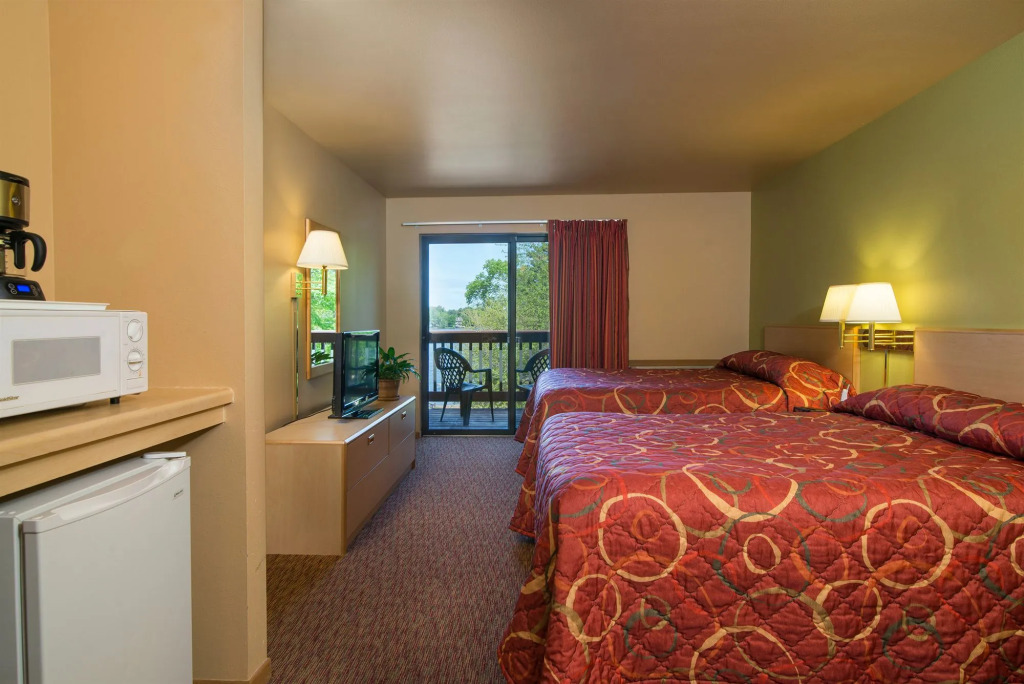 Sunset Bay Resort & Suites