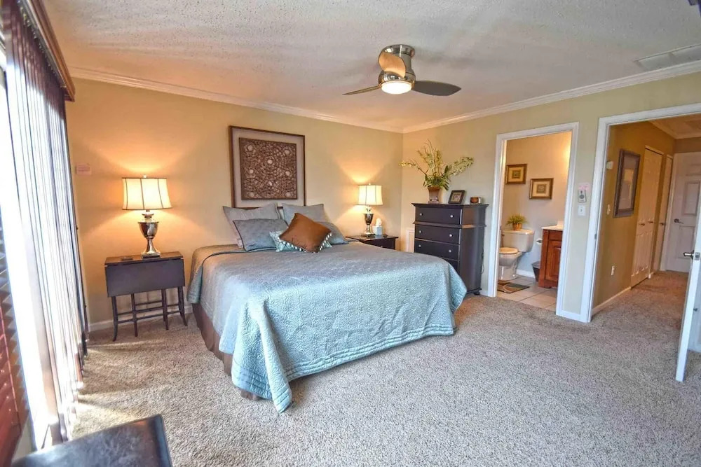 Harbour Island 22C 2 Br townhouse by RedAwning