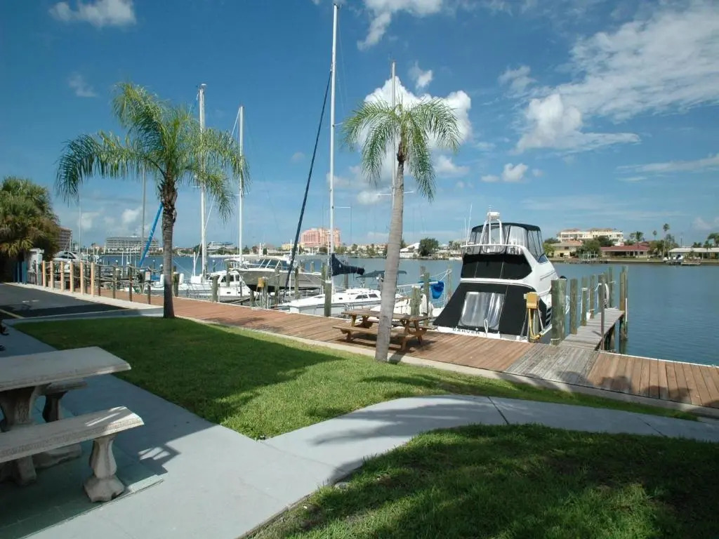 Bayside Condos 29 City and bay views 659