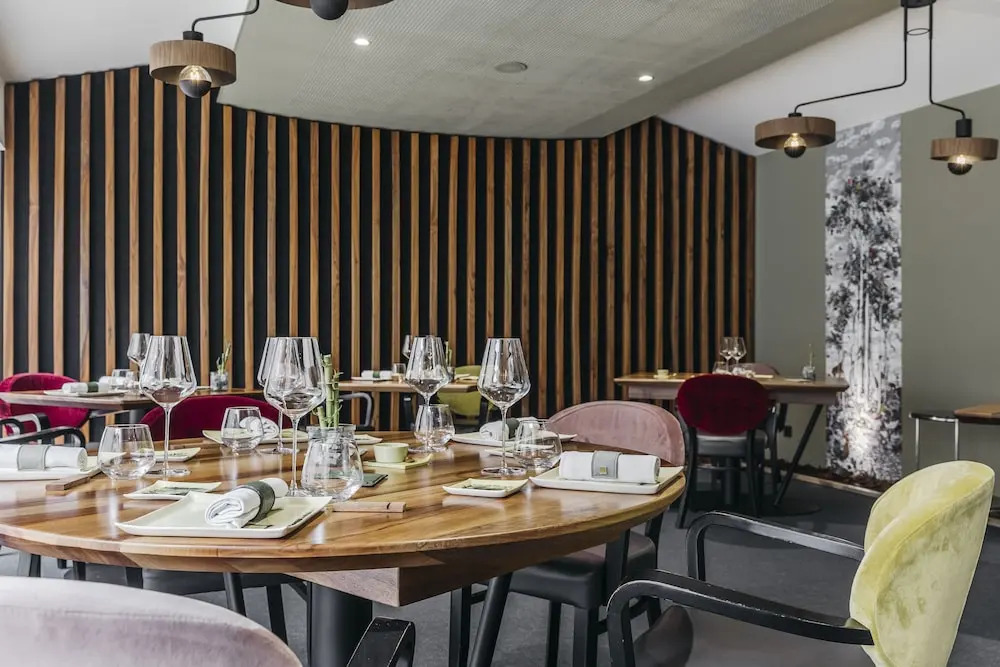 Le Carré dAlethius Logis Hôtel-Restaurant Gastronomique