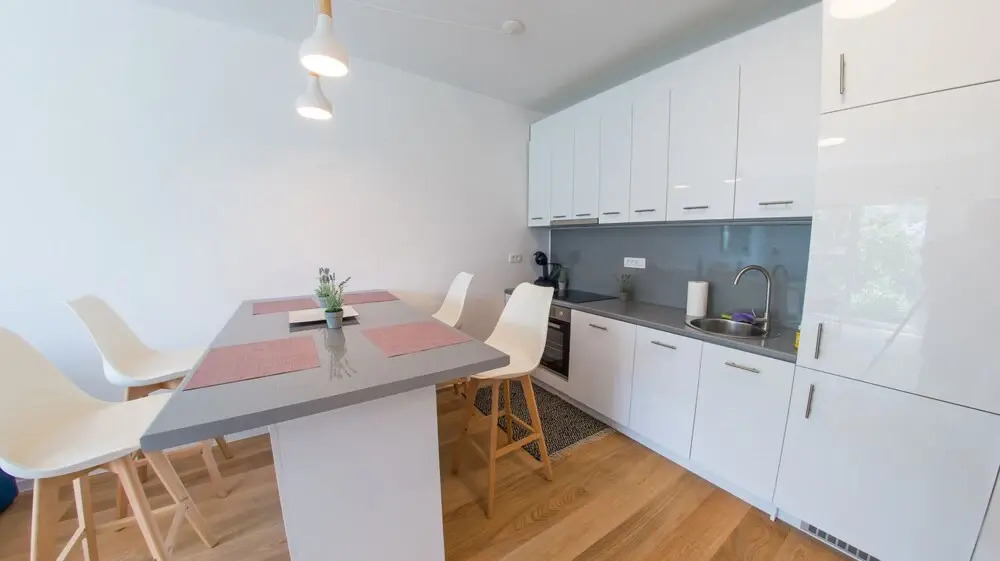 Apartment Ema