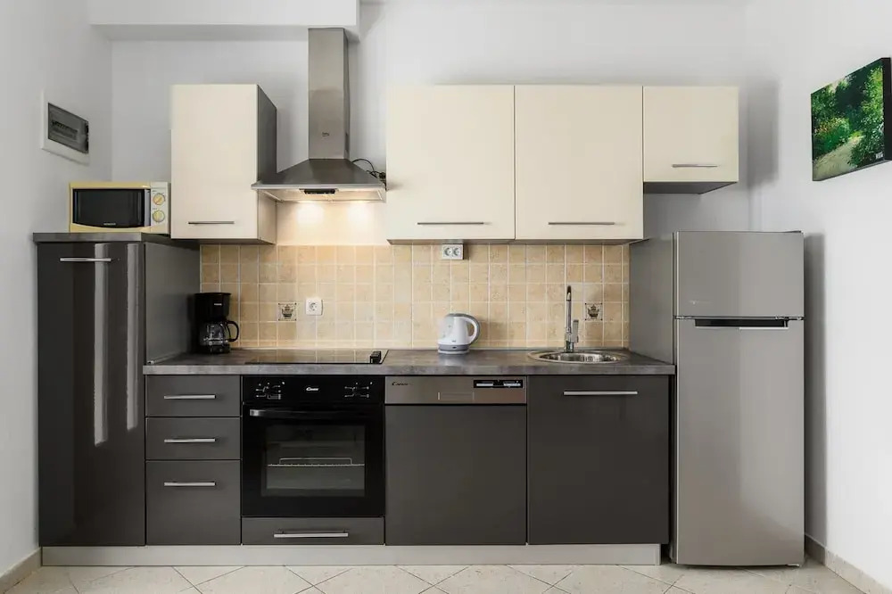 Apartment in Drenje Near Jadrena Beach