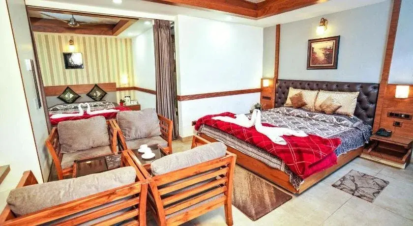 Mayur Hotel Bar And Restaurant