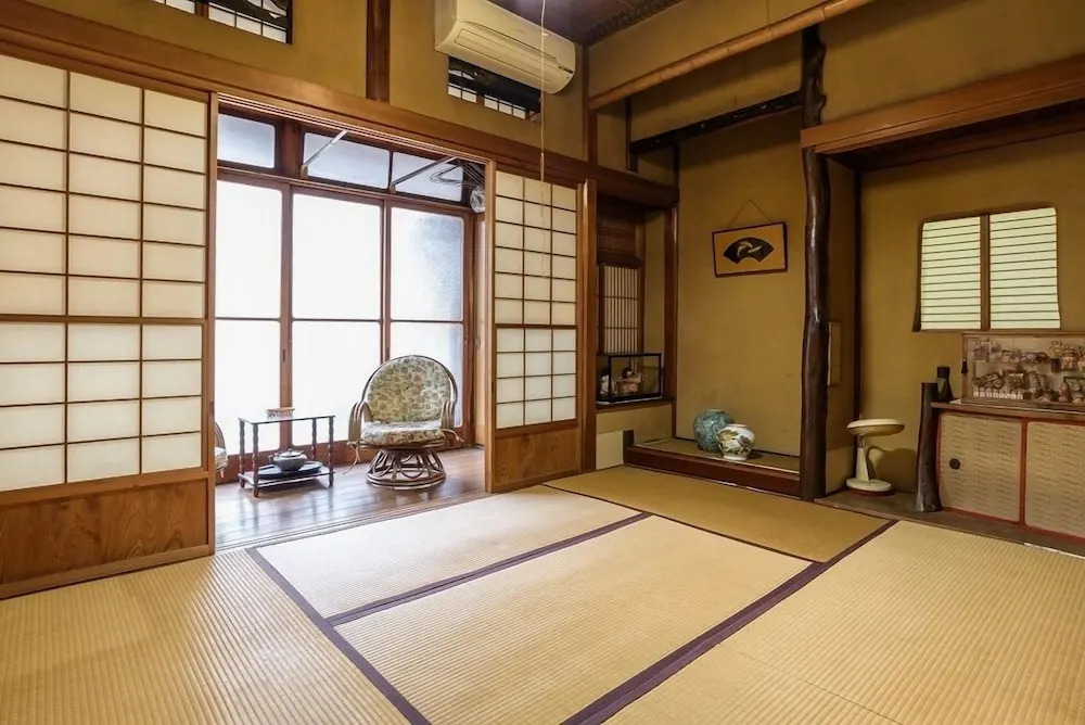 Shibuya House OMURO