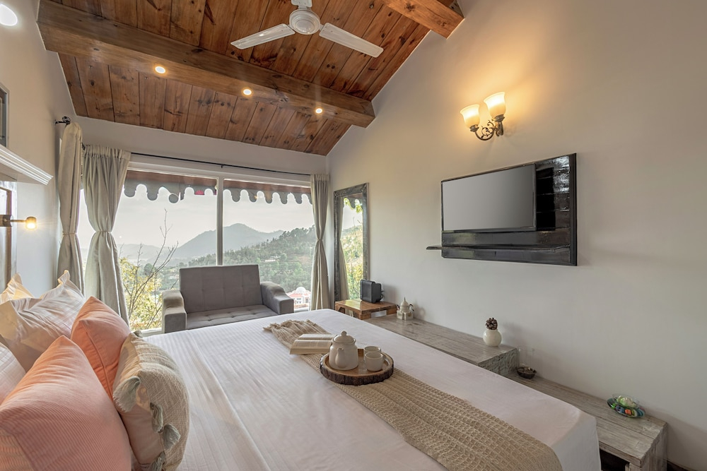 Alaya Stays Farsauli 1 Pet friendly 3BHK