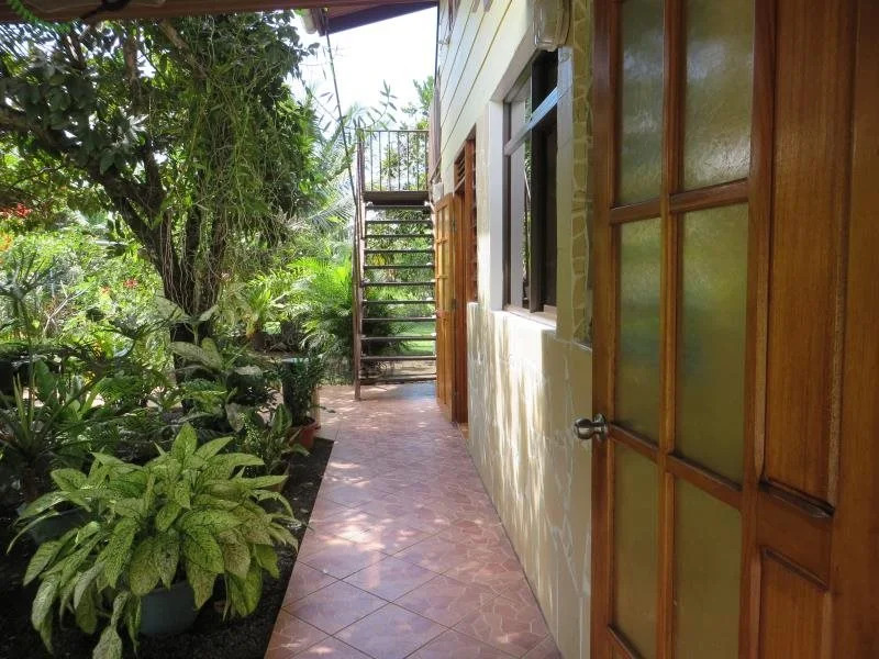 Taharuu Surf Lodge