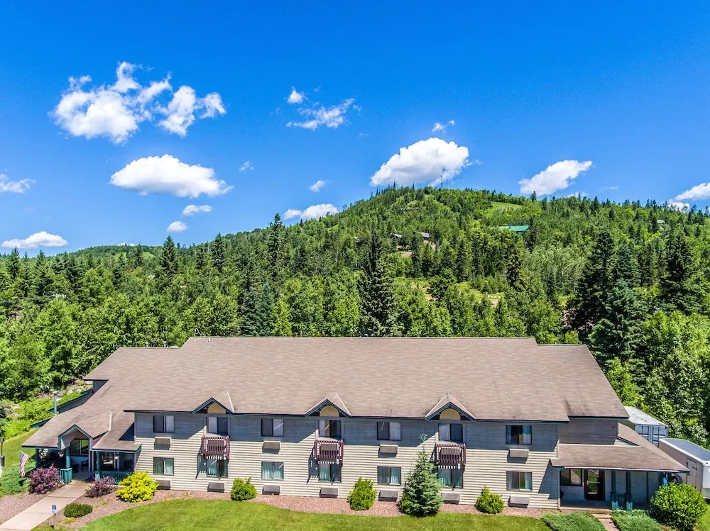 Mountain Inn at Lutsen