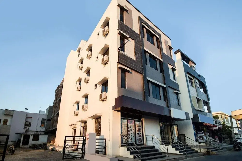 Hotel Abhinam By OYO Rooms