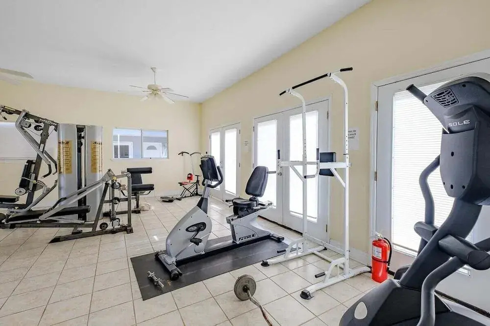 Oak Shores Studio 13
