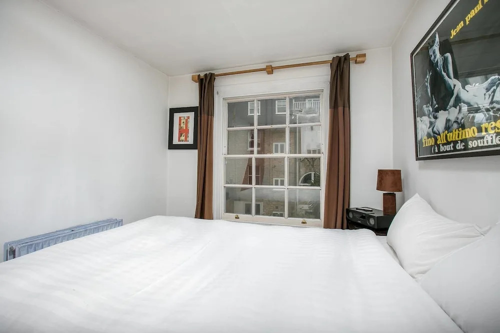 Designer 1 bed in Heart of West Kensington