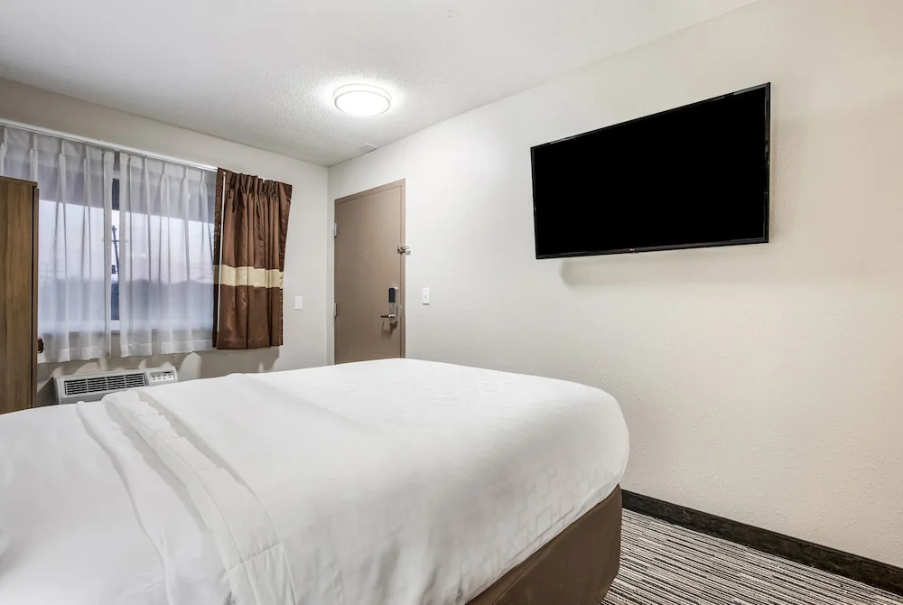 Rodeway Inn East Lansing University Area