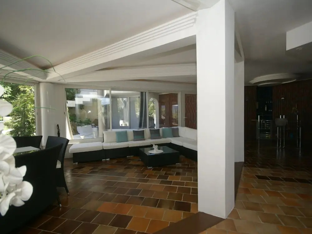 Hilltop Villa in Mandelieu-la-napoule With Sauna & Pool