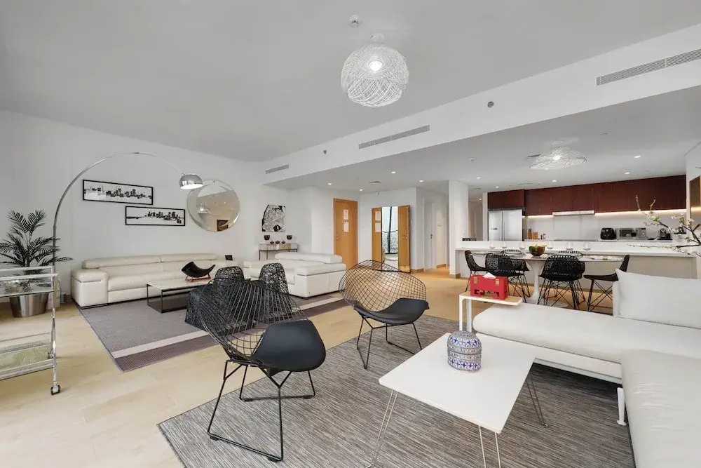 Maison Privee - Stunning Waterfront Apt w/ Open Sea Vws in La Mer