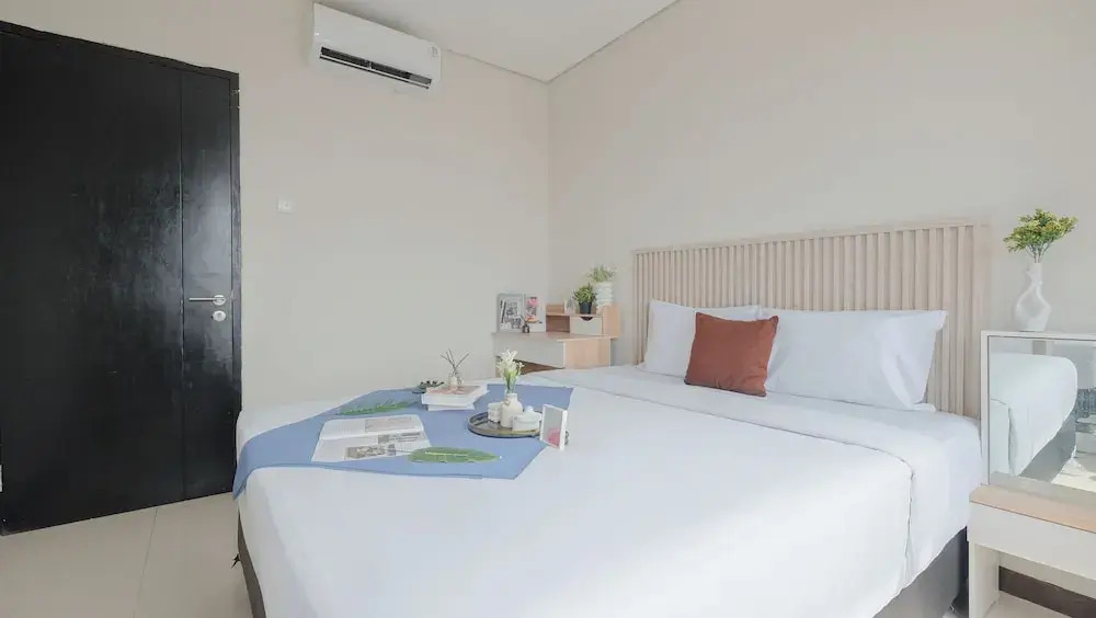 New Furnished And Elegant 2Br At Nifarro Park Apartment