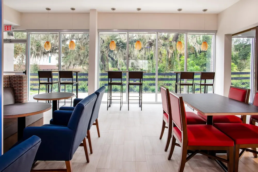 Holiday Inn Express & Suites - Deland South by IHG