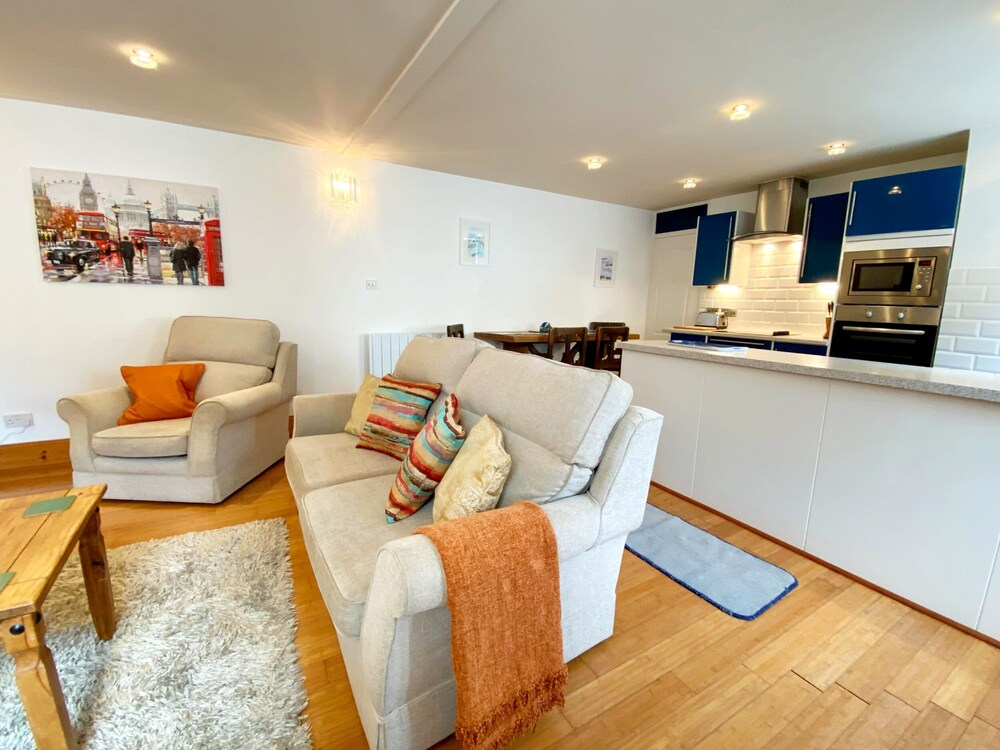 Lower Stable - The Stables Apartments at Meadfoot Bay