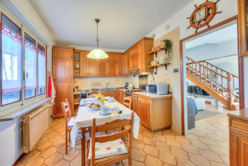 Cedar House Villa Few Minutes From Lake - Happy Rentals