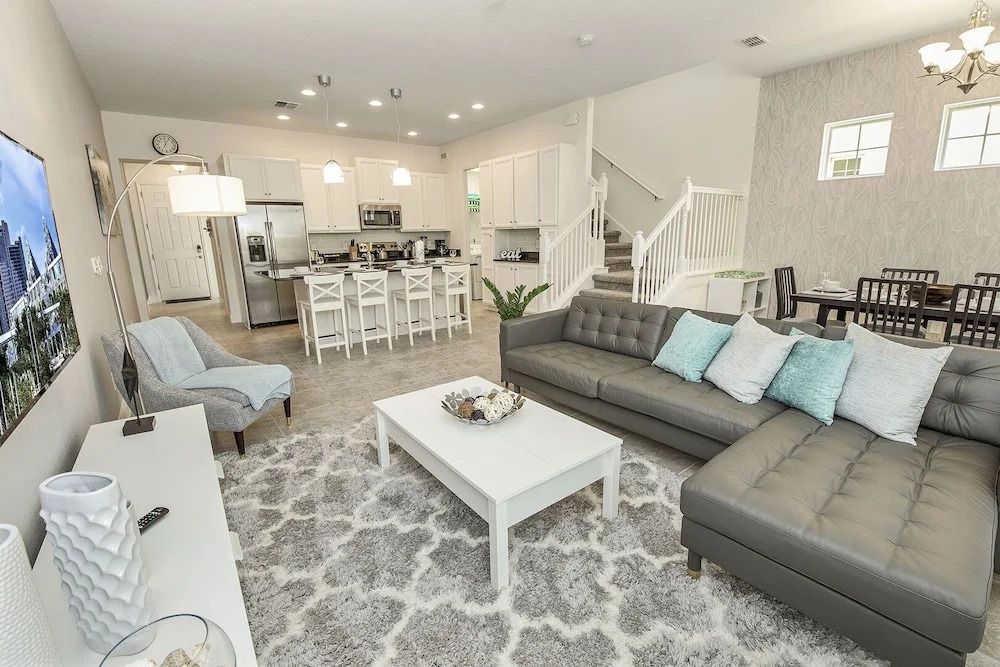 Amazing New 5 Bedroom 4.5 Bathroom Townhome with Private Pool