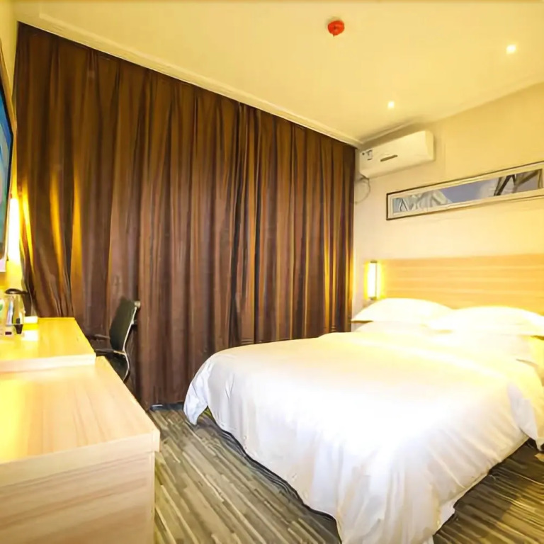 Yihao Hotel (Yichang Three Gorges Tourist Center Wanda Plaza Branch)