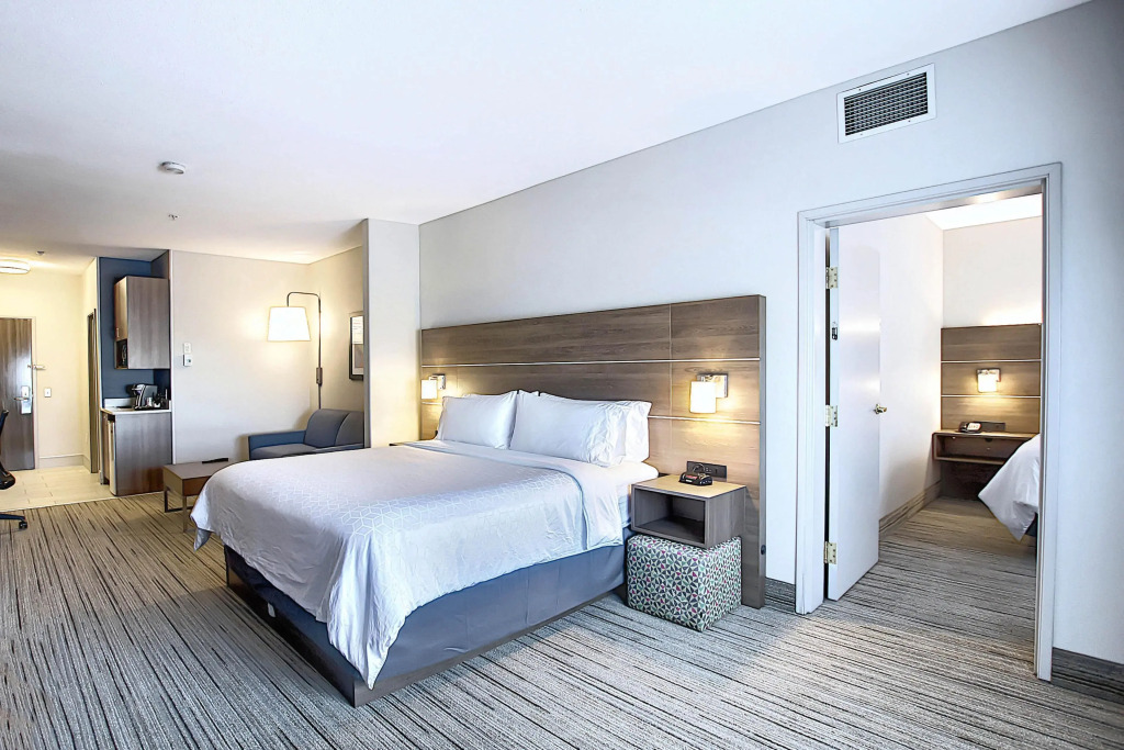 Holiday Inn Express Airport Calgary by IHG