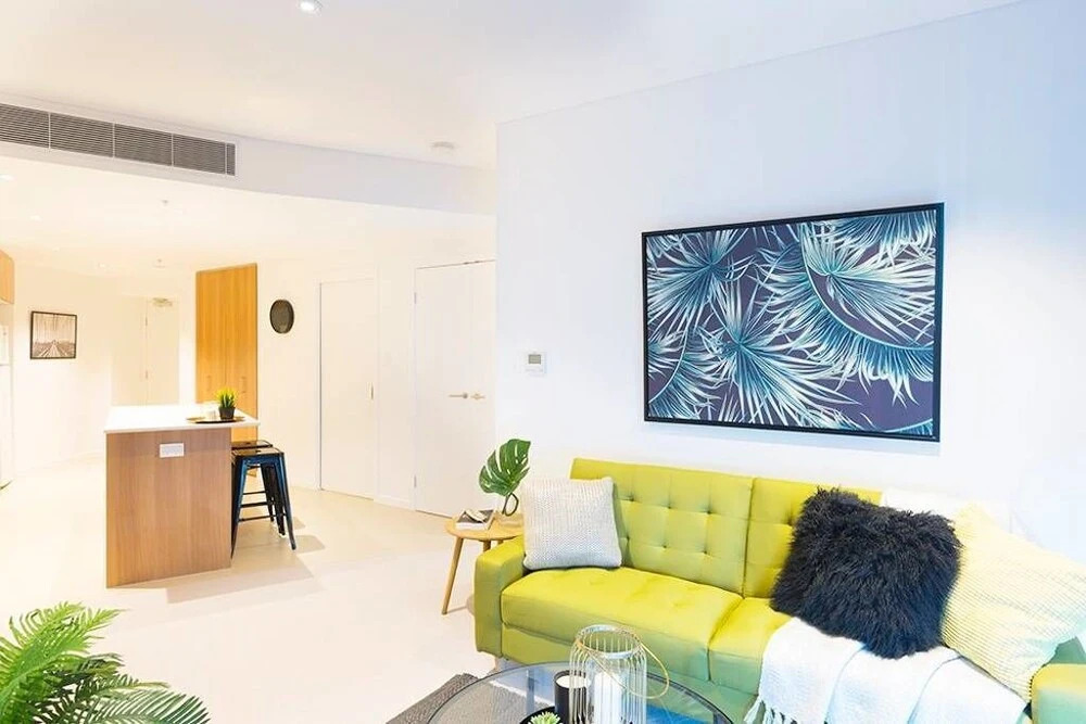 Brand New Heart Of City Executive Apartment