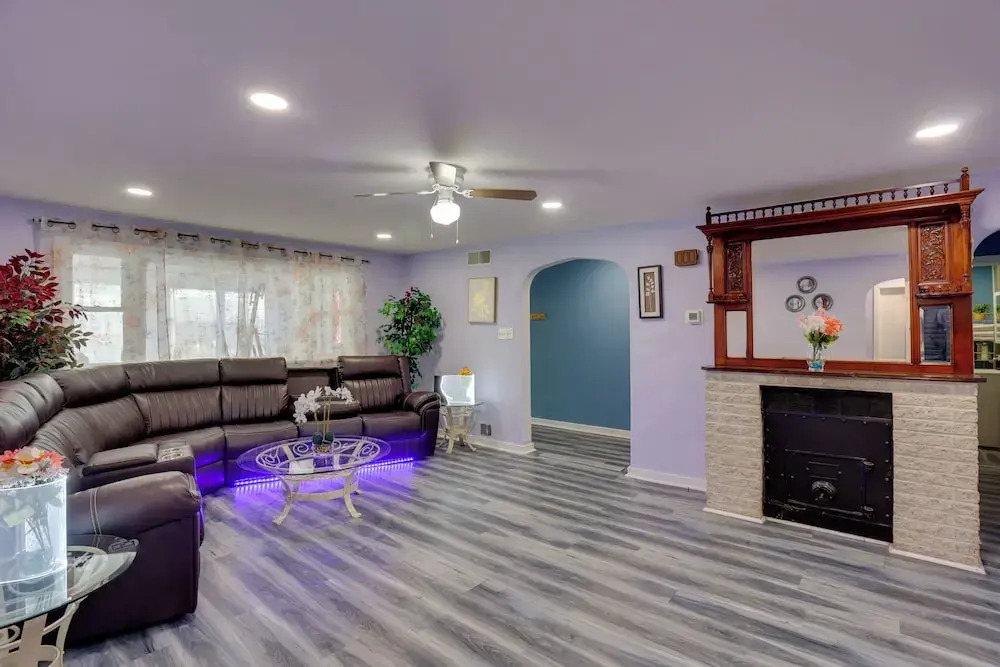 9 Mi to Hersheypark: Spacious Home w/ Deck