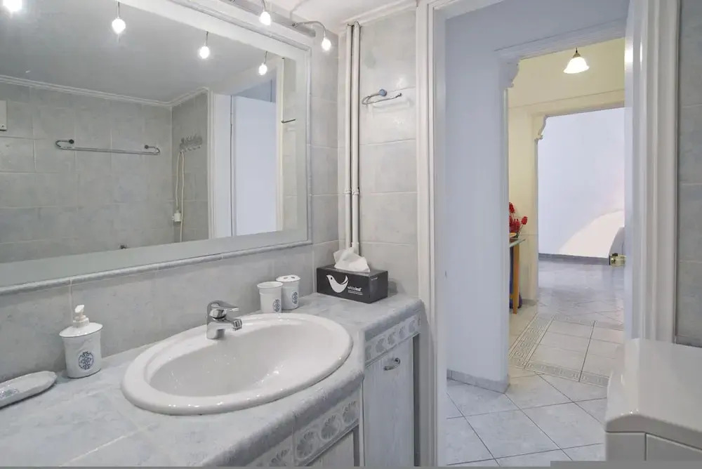 Blue Nest in Dafni With 1 Bedrooms and 1 Bathrooms