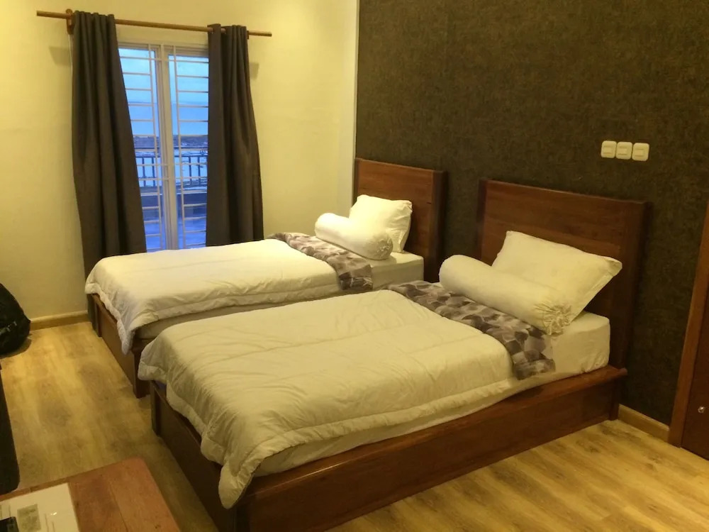 Oseda Nias Surf House