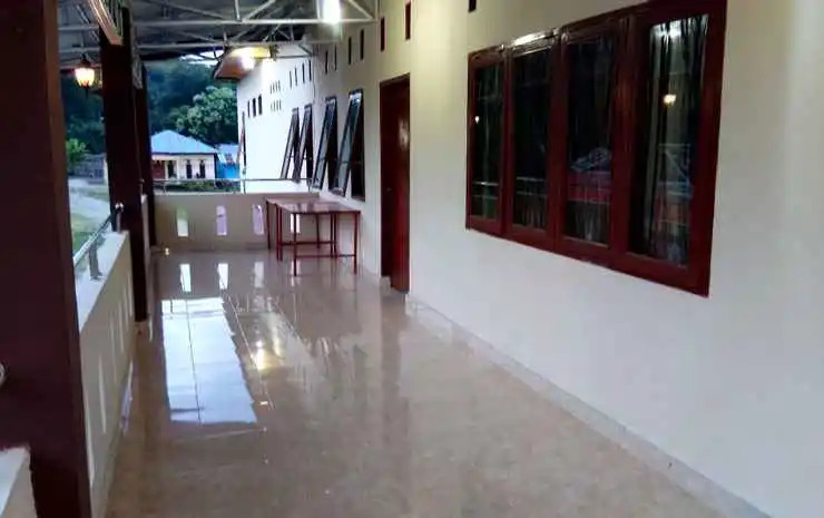 Hotel Raja Samosir