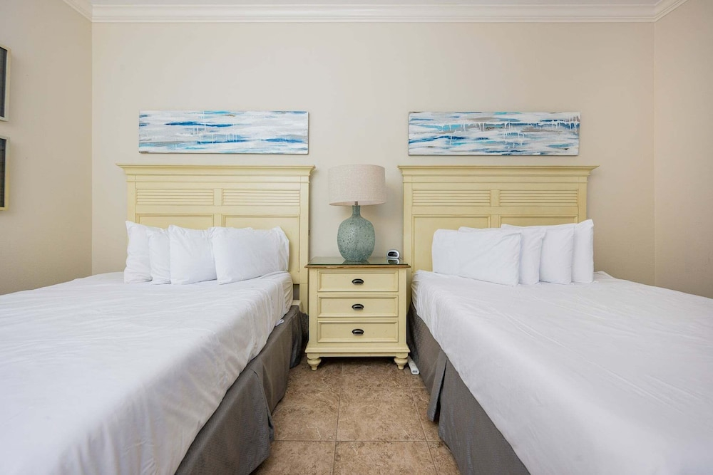 The Oasis 1607 Formerly Phoenix West Ii 1607 3 Bedroom Condo