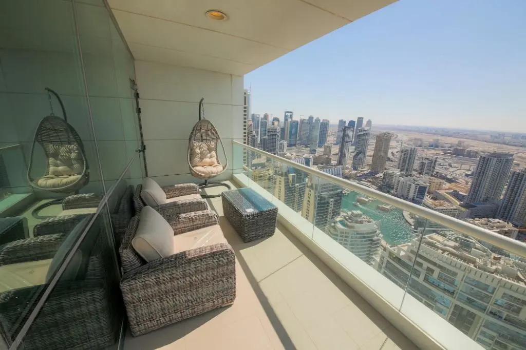 Stunning 4BR-Oceanfront-Apartment