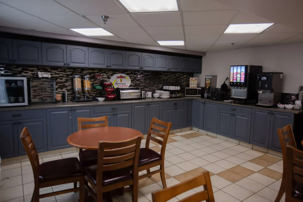 Super 8 by Wyndham Whitecourt