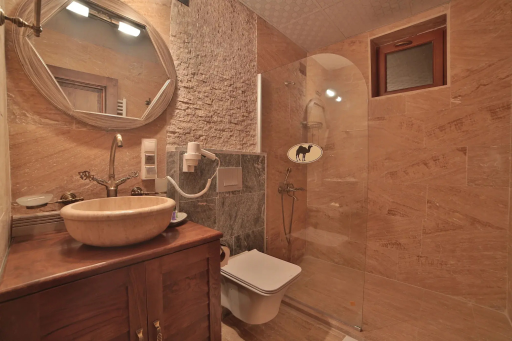 Caravanserai Inn Hotel