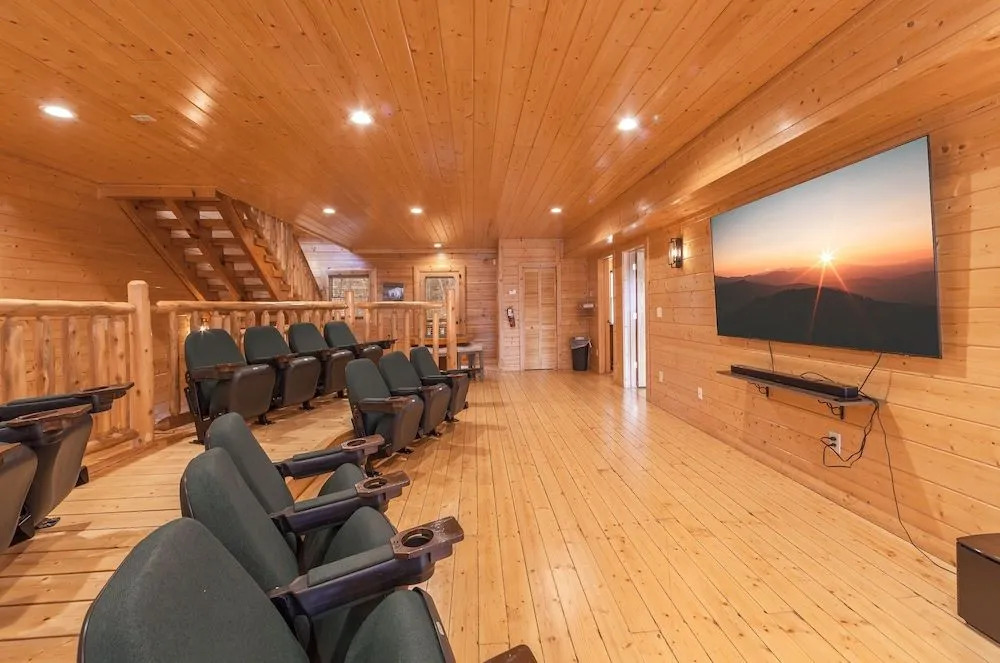 Blue Ridge Refuge 8 Bedroom Cabin by Redawning