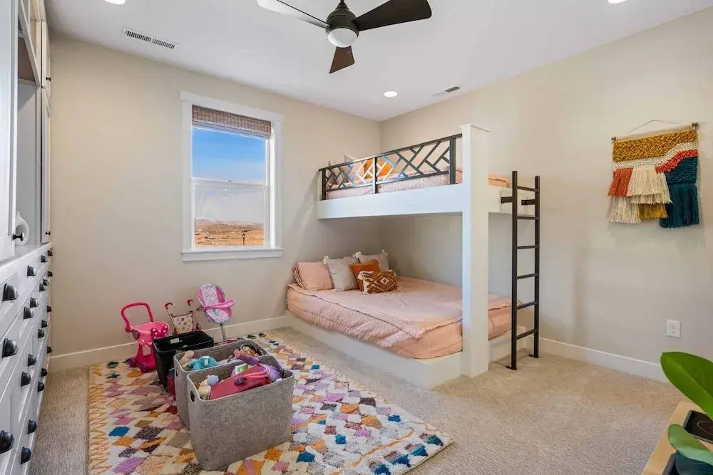 No Bad Days 5 Bedroom Townhouse