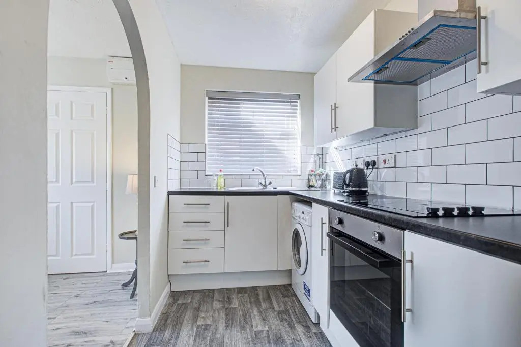 Windsor Burnham Ascot Haven Sleeps 4
