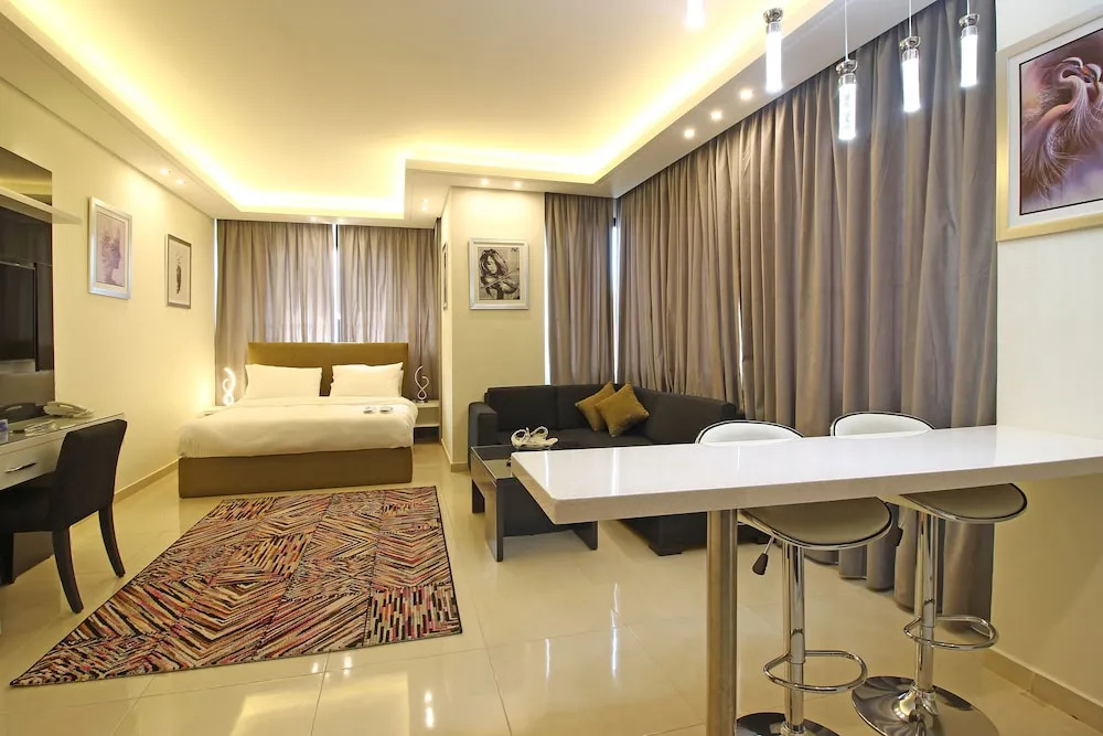 Palm Ville Suites