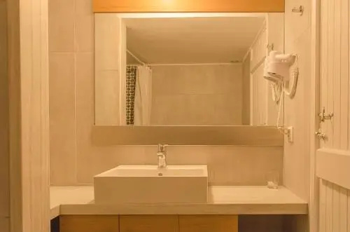 Kalypso Studios & Rooms