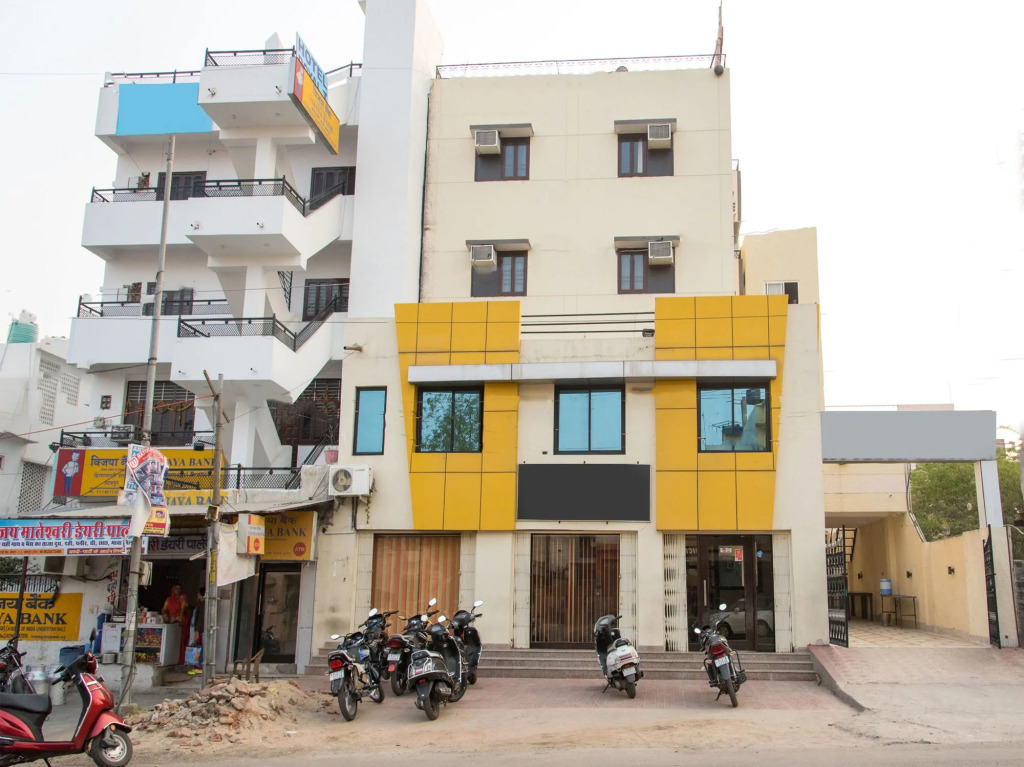 Oyo Rooms Hiran Magri Sector 13