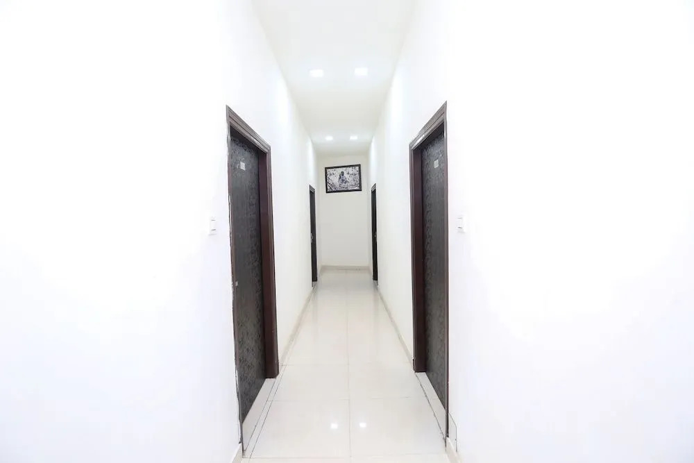 OYO 24851 Hotel R Continental