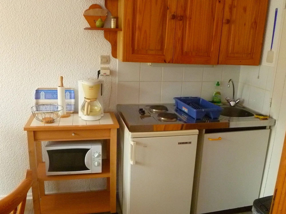 A Pleasant Little Studio Apartment With a Terrace, 30 Metres From the Beach