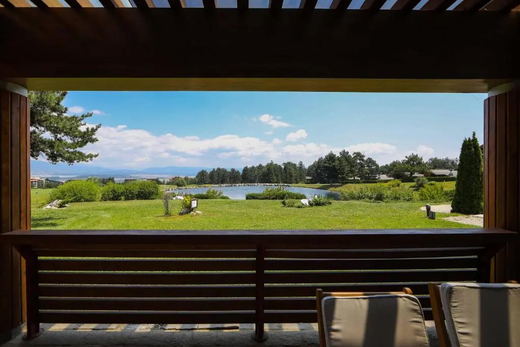 Lake View House
