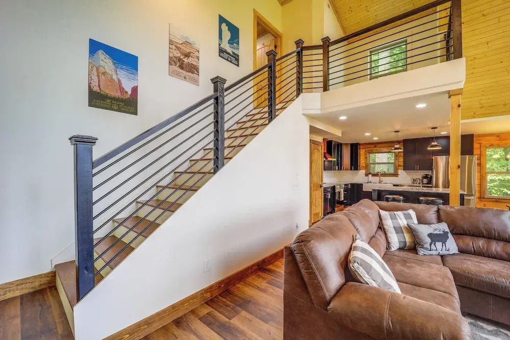 Mountain-view Fleetwood Retreat w/ Deck & Grill
